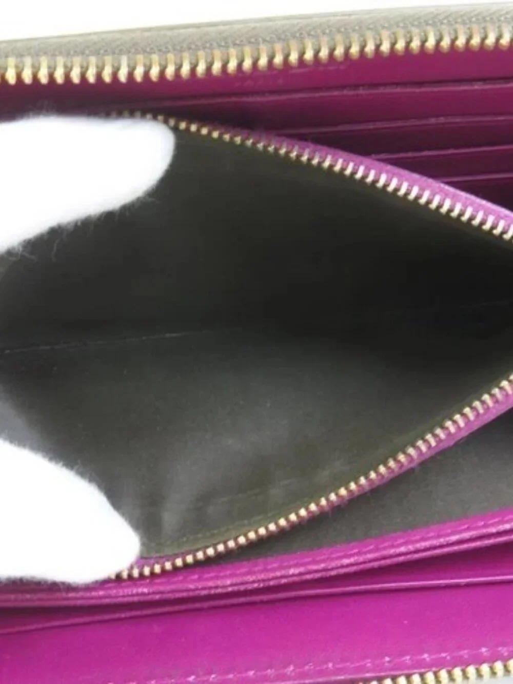 Auth Christian Dior Zip Around long wallet khaki Patent leather h32184a